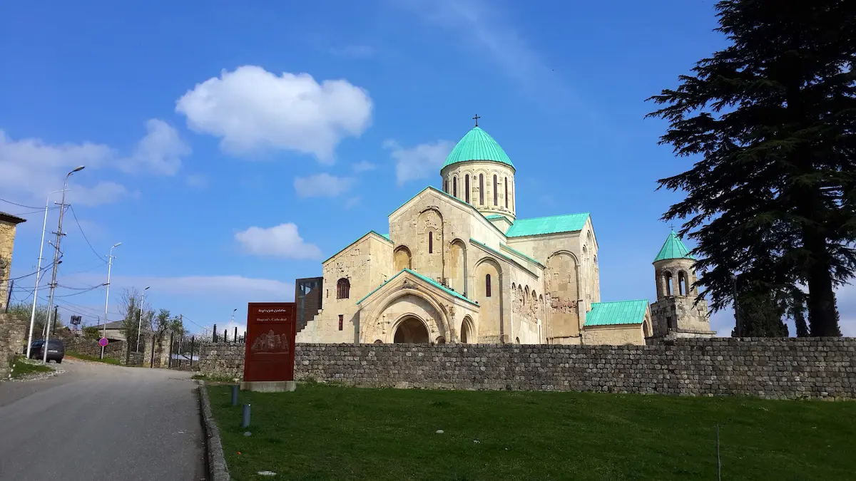 Bagrati Kathedrale Kutaisi Hügel