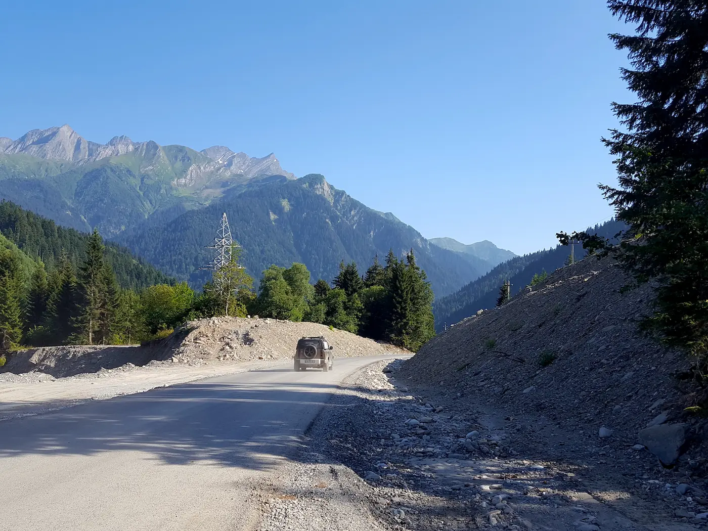 Georgien Mietwagen Berge