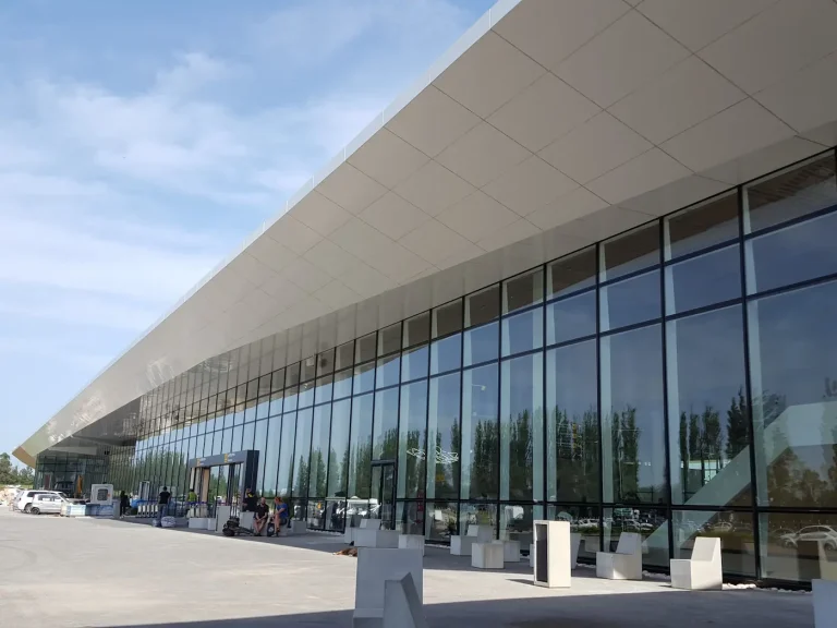 Flughafen Kutaisi Terminal außen
