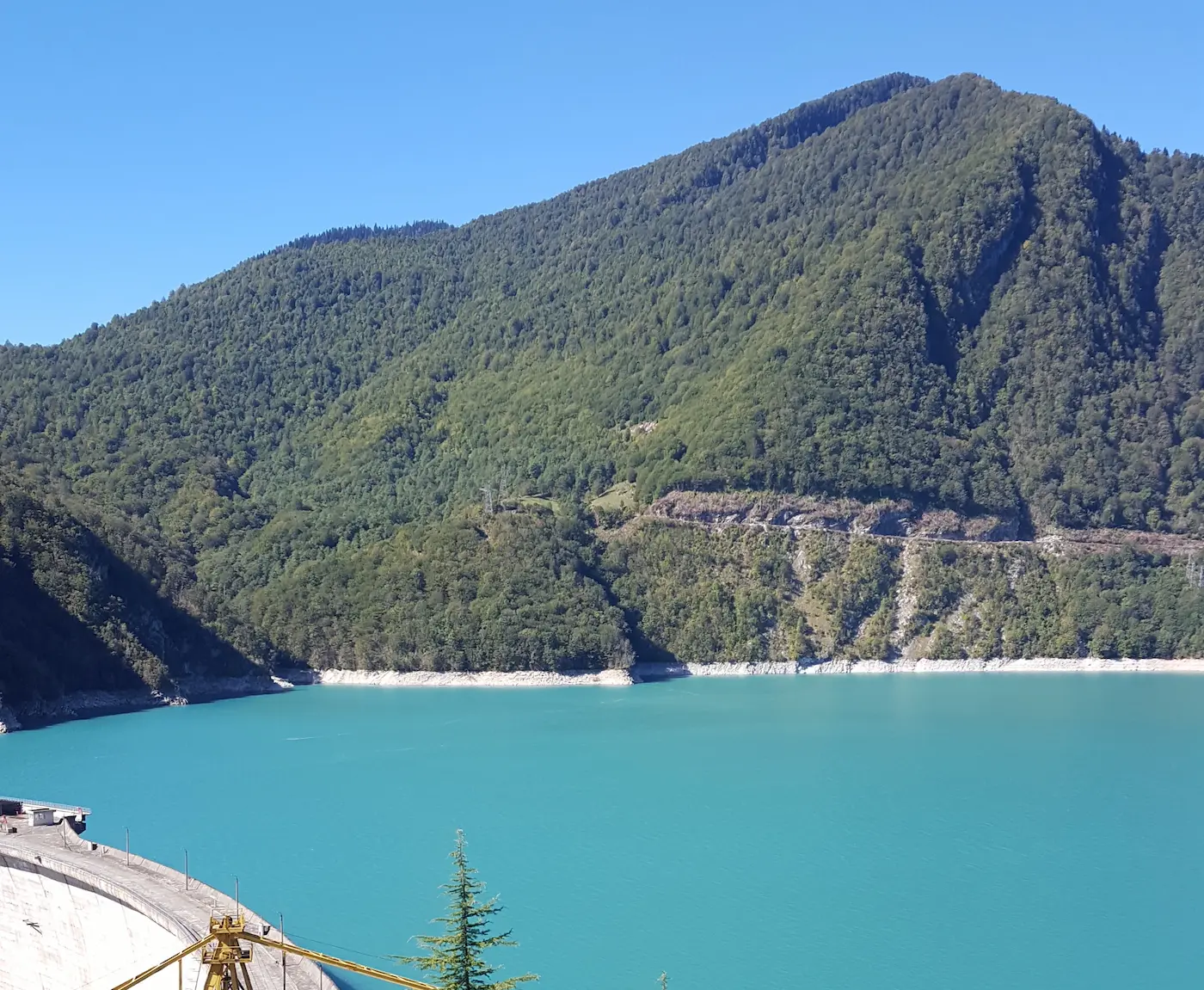 Inguri-Stausee auf dem Weg nach Mestia