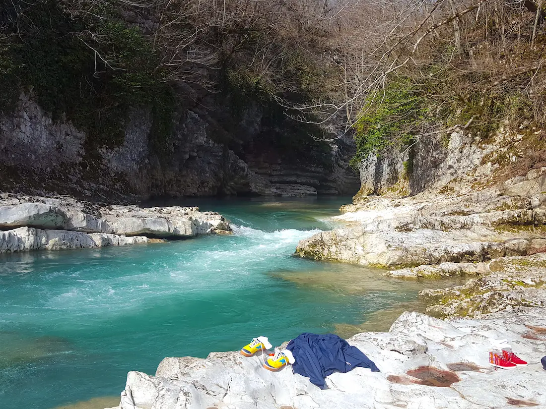 Martvili Canyon natürlicher Badeplatz Georgien