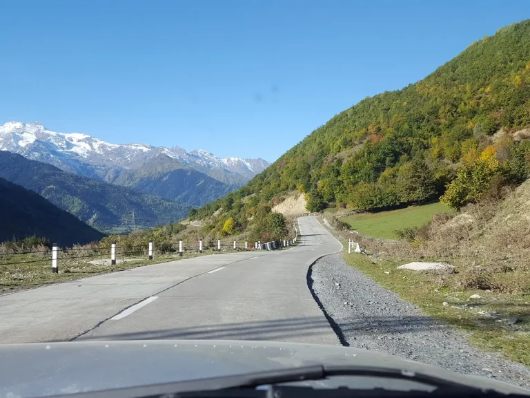 Straße von Kutaisi nach Mestia in Swanetien