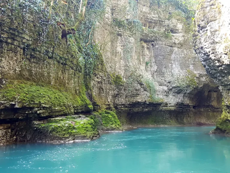 Martvili Canyon türkis Wasser Schlucht