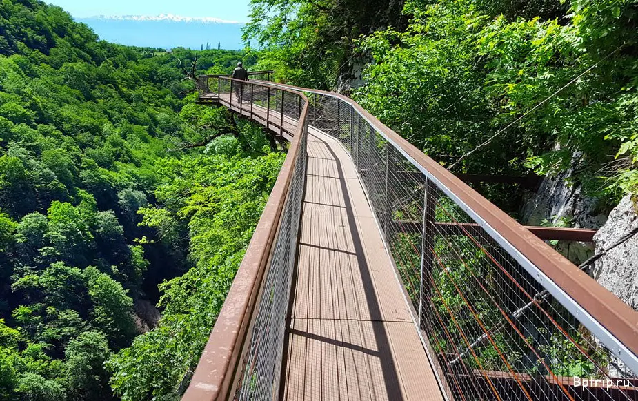 Okatse Canyon Hängebrücke Georgien