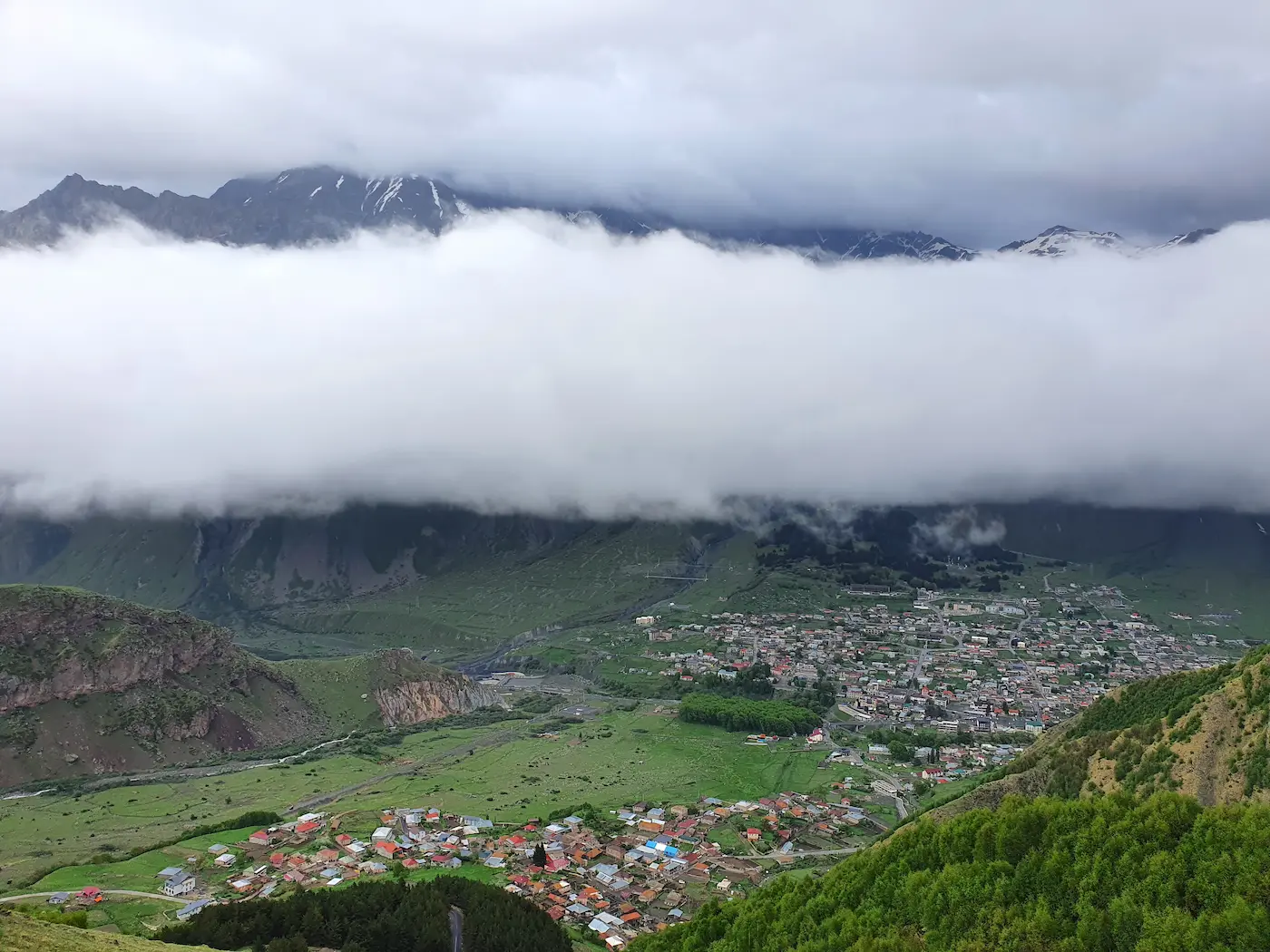 Nebel in Kazbegi und Stepanzminda