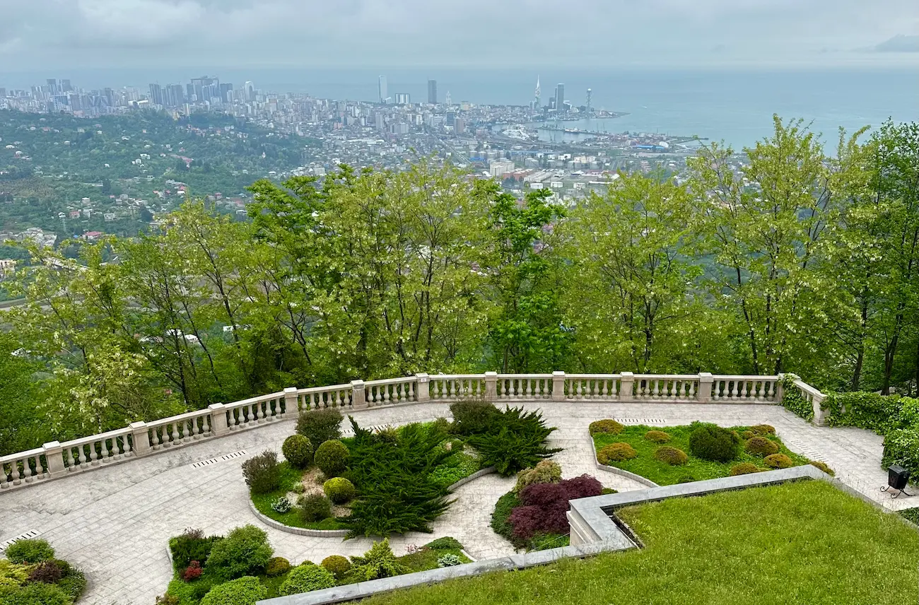 Aussicht vom Sameba-Berg auf Batumi