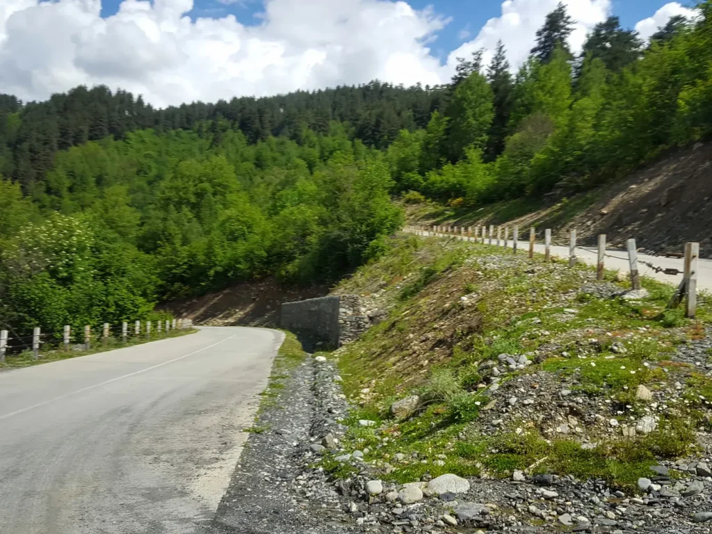 Straße zwischen Mestia und Ushguli