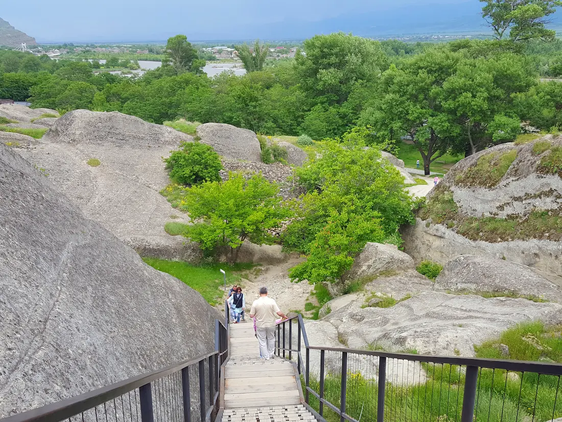 Wege und Felsen in Uplistsikhe