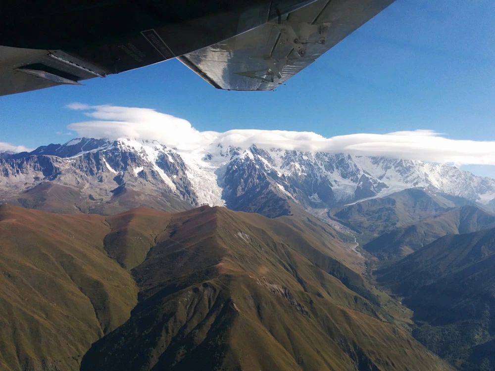 Vanilla Sky Flugzeug nach Mestia