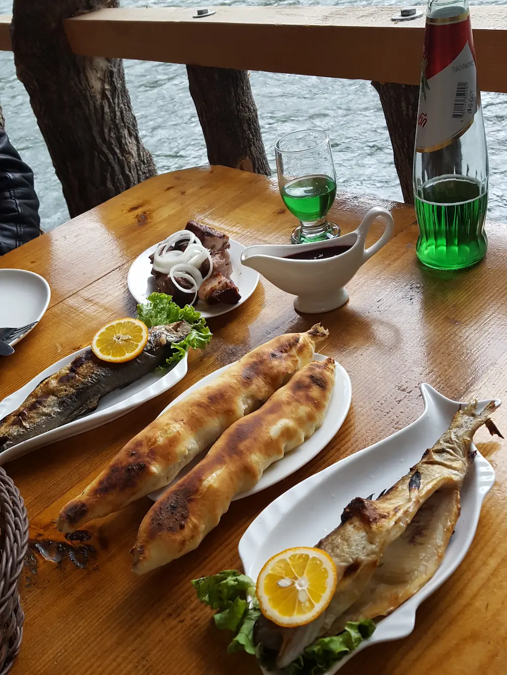 Georgische Küche im Café bei Vardzia